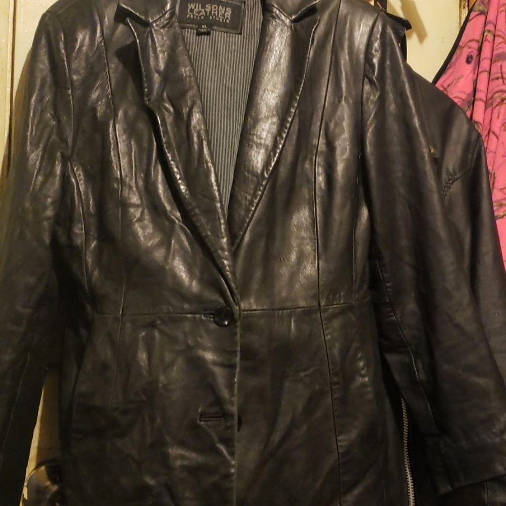 Leather jacket - Picture 2 of 2